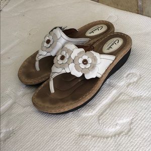 Clarks sandals size 7.5
